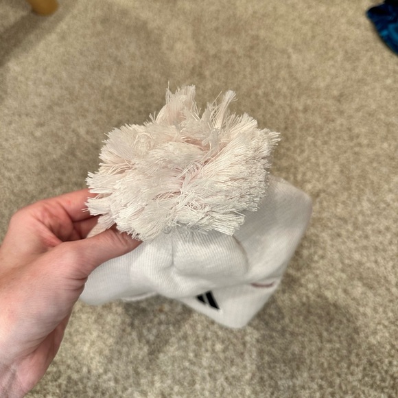 Adidas White Pom-Pom Beanie NWT - Picture 4 of 4